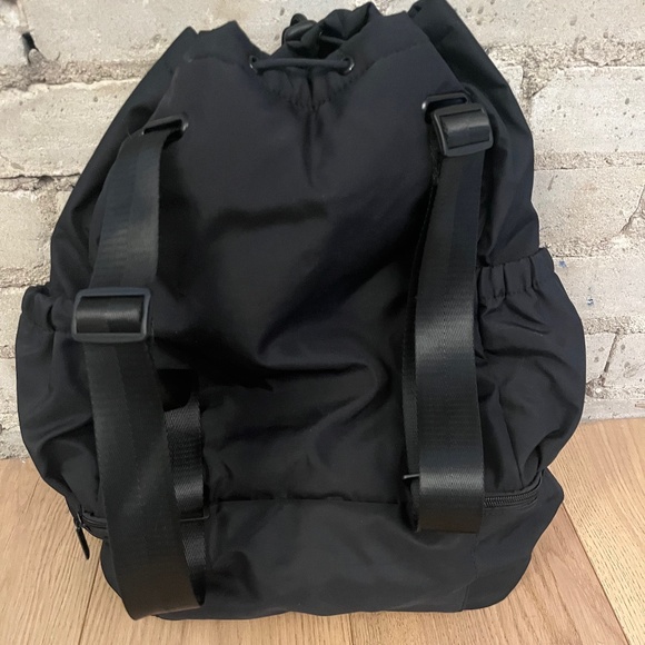 Beyond Yoga backpack/bag - Picture 4 of 4